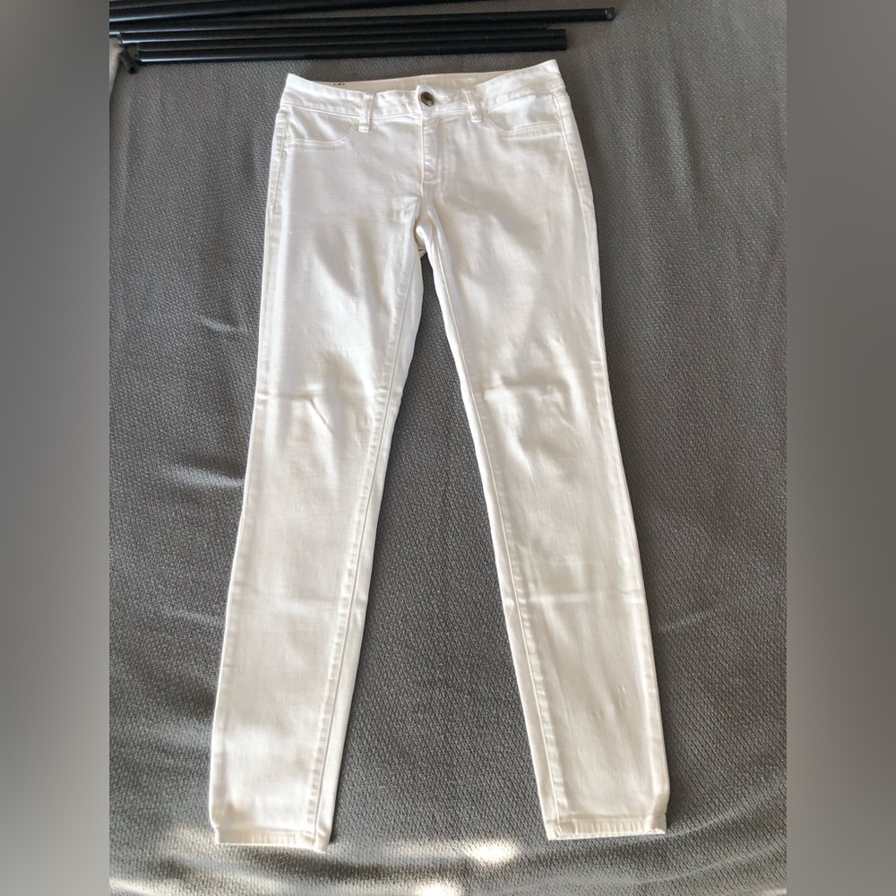 AEO Denim X White Jeggings size 6
